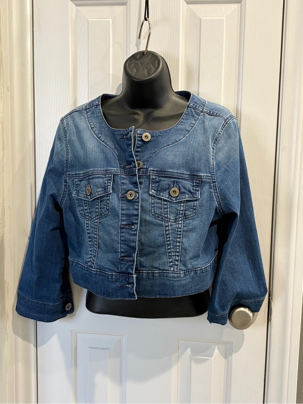 Torrid Cropped Blue Denim Jacket - Button Front 00